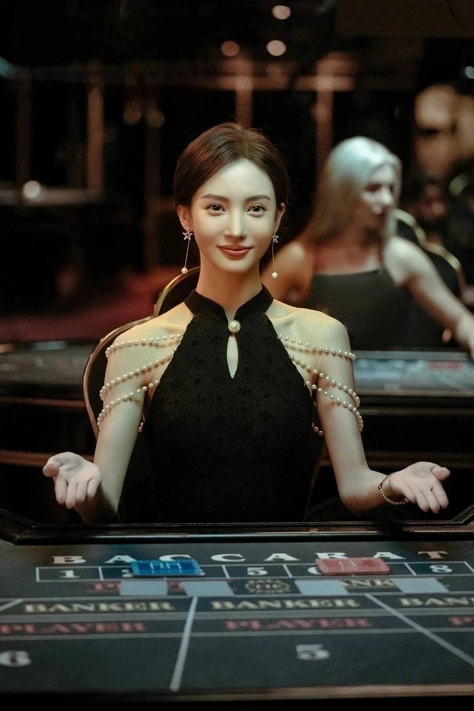 金晨肇事逃逸现场曝光!女助理顶包画面被拍,和狗仔讨价还价没谈拢,没有任何公关机会了!!