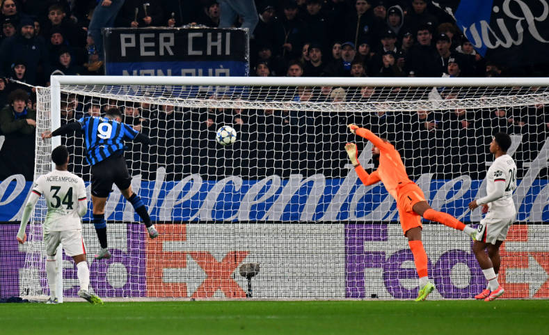 足球直播- NBA直播- 世界杯专业赛事超清Live欧冠小组赛阶段意大利球员进球数仅为8反映意大利足球现状