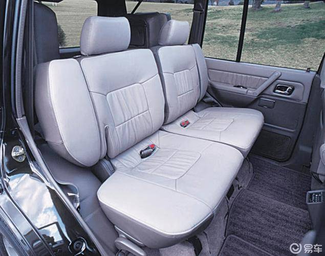 硬派越野SUV舒适性长途出行也不难受(图1)