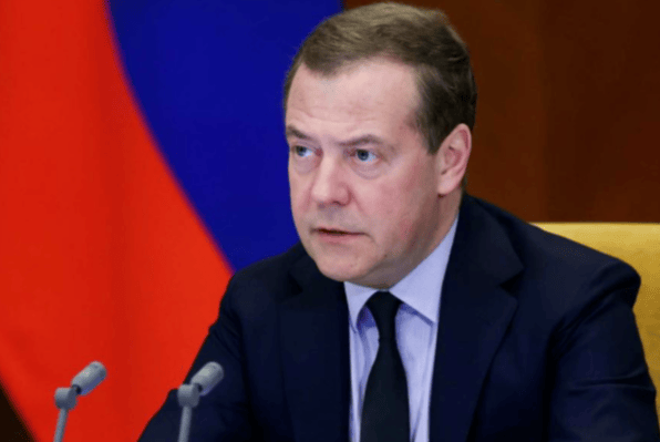 谈妥了？俄方试探完中方口风，关乎全球冲突，梅德韦杰夫用4字定调