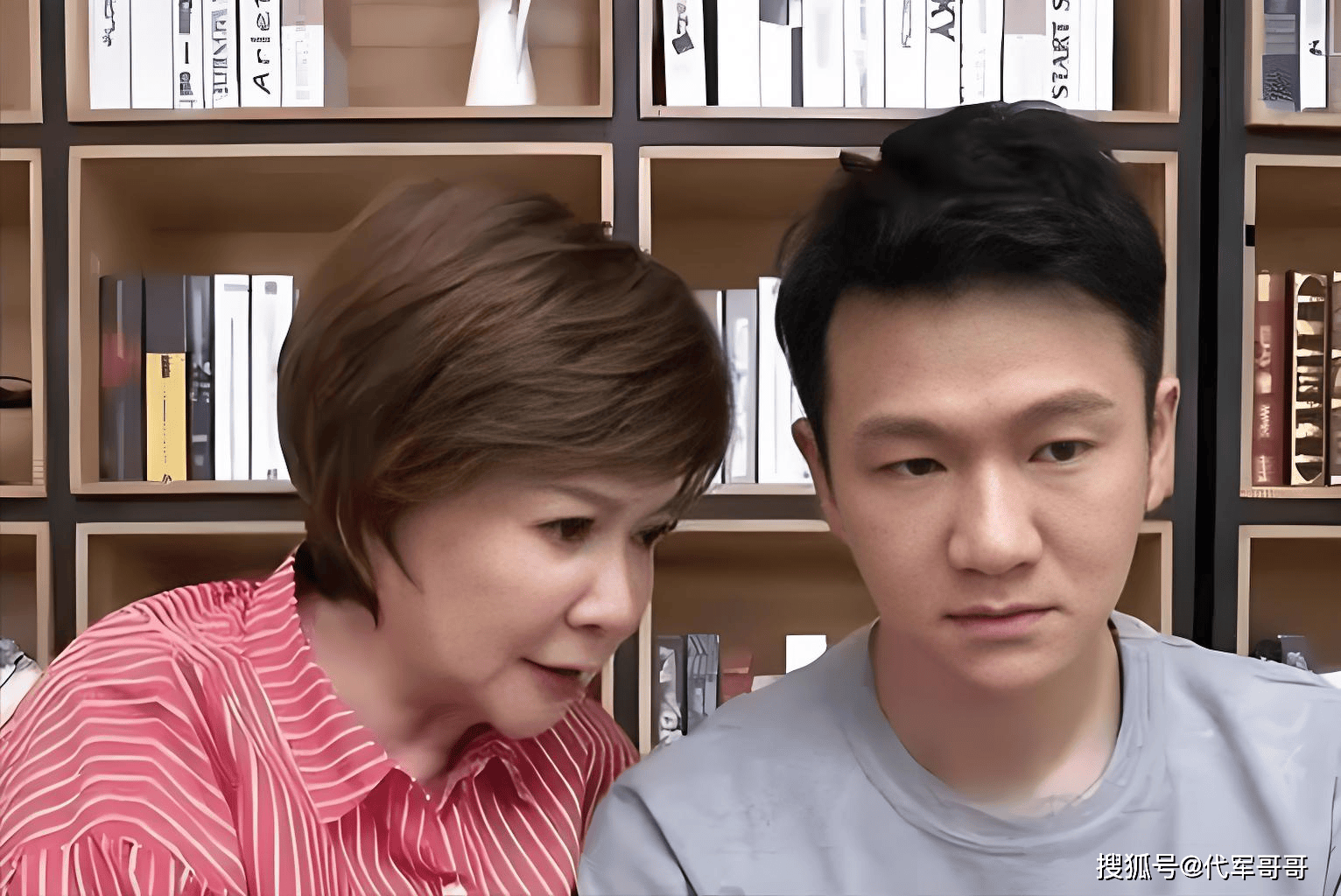 64岁蔡明近况曝光！时隔7年回归春晚舞台，大龄儿子的婚事让她愁白头