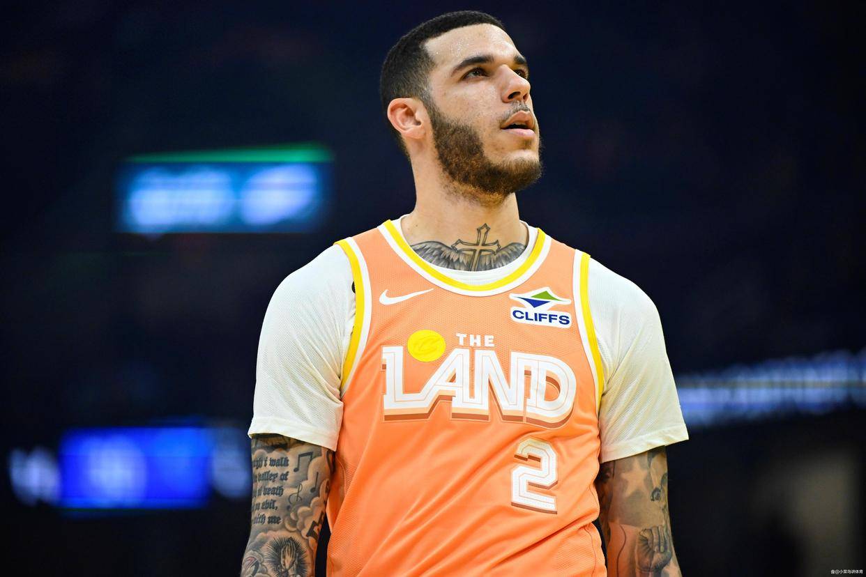 勇士疯了？科尔再遭质疑！偏爱转正落选秀叫扬叔 - 全网最会整活的苏超球迷  足球圈热梗收割机斯潘塞却冷落高顺位新秀。现在欲签投篮命中率仅30%的鲍尔勇士后卫线已多达十余人