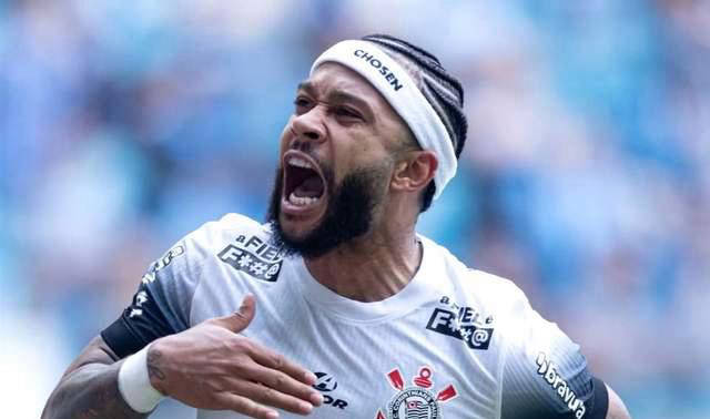 英格兰足球超级联赛巴甲实力不逊英超！32岁荷兰国脚锋线老将强于利物浦曼联球员