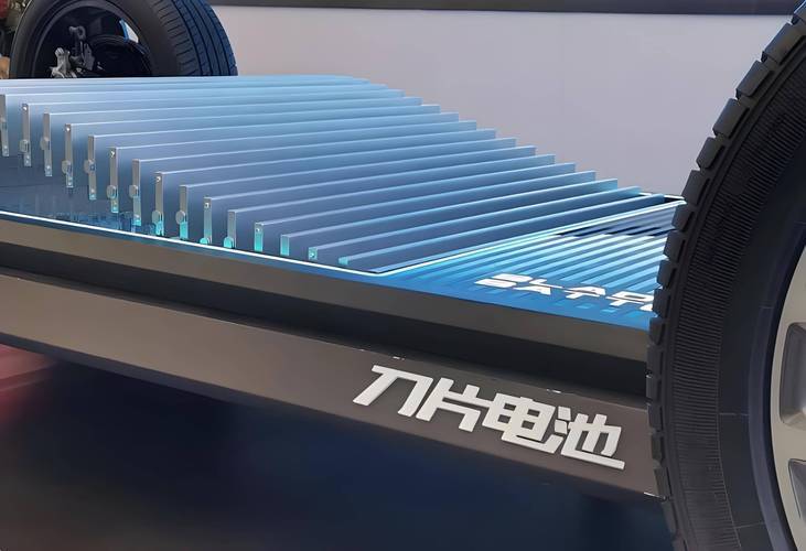 豪华SUV配置智能驾驶辅助齐全(图1)