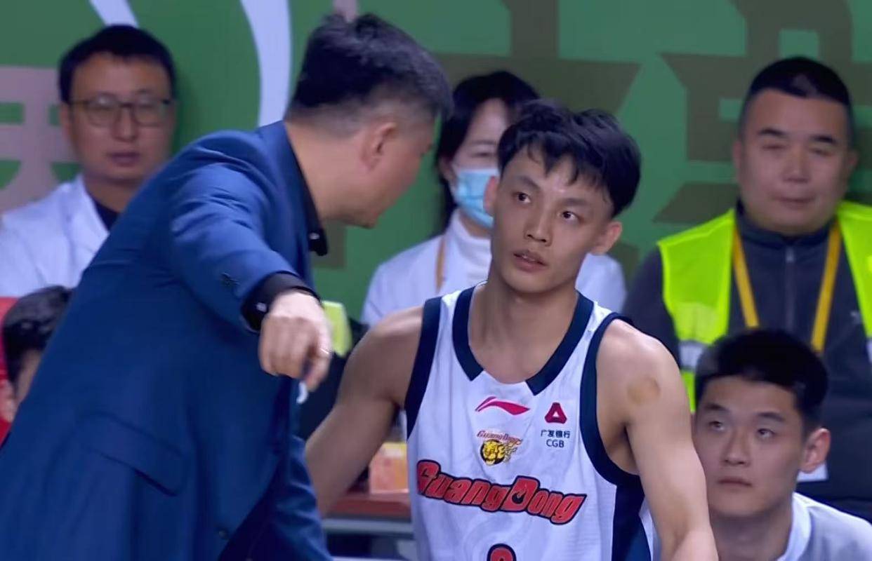 徐杰确认退赛！男篮后卫线人大名CBA盘口与数据深度__今日C