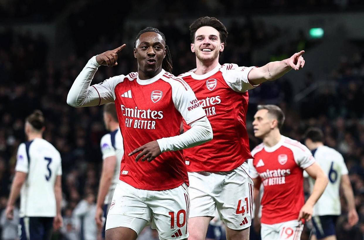 英超最新战况：阿森纳大胜热刺领先曼城5分利物浦连英格兰足球超级联赛胜追平曼联切尔西