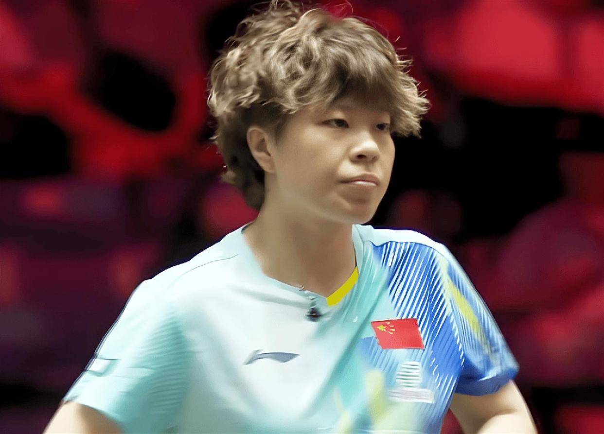 新加坡大满贯：世界冠军王艺迪顶着春节烫发惊艳亮相引人平博体育