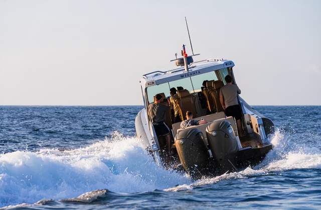 古巴拦截美国快艇，当场打死4人，伊朗都不敢这么干
