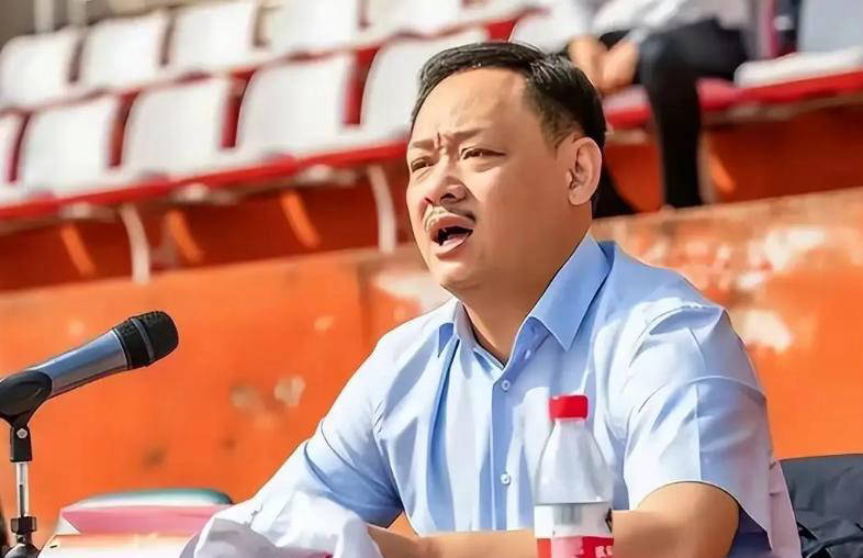 奥运冠军占旭刚最新动态：娶初恋空姐官至正