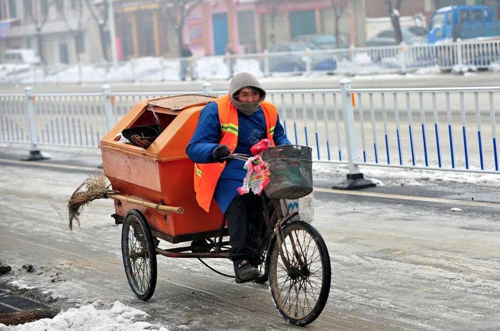 原创             大省迎巨变，55万农民工不外出打工，机器人能顶上？