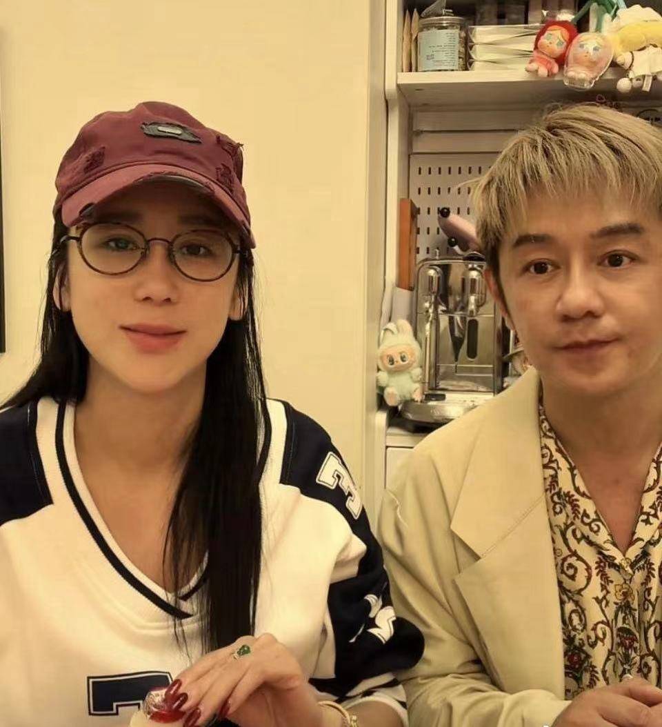 陈浩民蒋丽莎夫妇终于落地香港，平安归来，曾做了最坏的打算