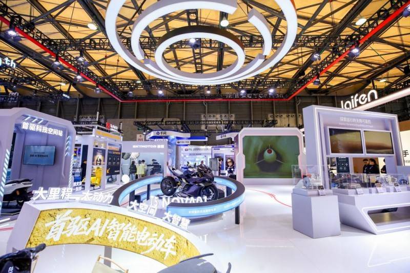 首驱科技携全球首款具身化智能出行产品亮相AWE2026全维首创技术定义智能出行新标杆(图1)