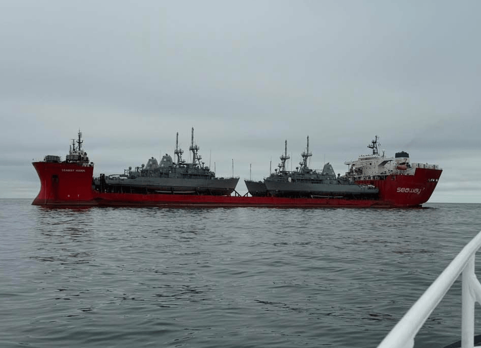 美军战舰转移到马来西亚，中东布局出现真空