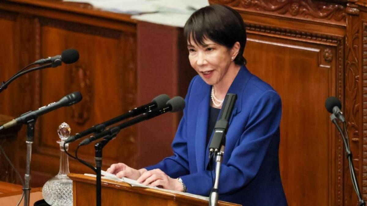 高市早苗刚登上访美专机，俄方警告：80年前的惨痛教训，日本最好刻在骨子里！