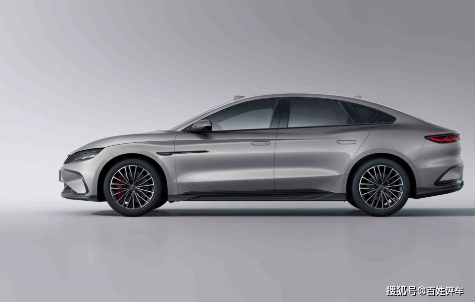 智能架构深度重构:探寻新能源汽车的核心进化逻辑 汽车科技