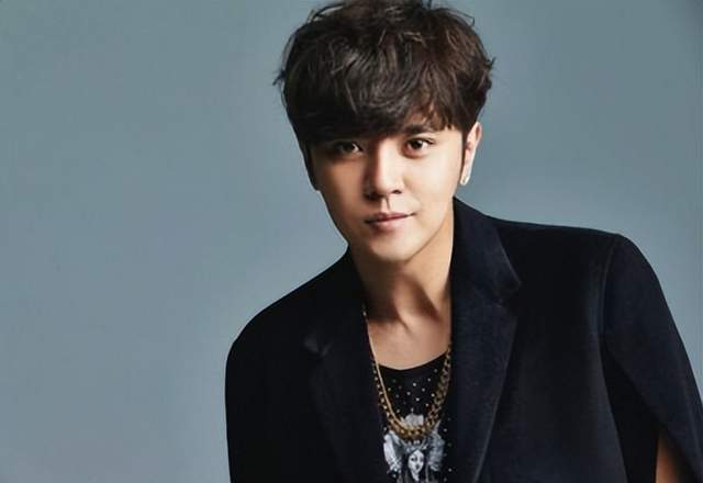 人设崩塌后再整活猝死谣言突袭！罗志祥反手官宣演唱会太抓马