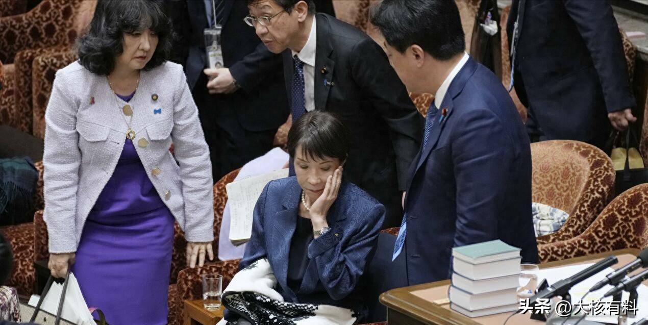 日本教育部长骚扰女记者出轨已婚背后大骂高市却拒绝辞职-第6张图片-