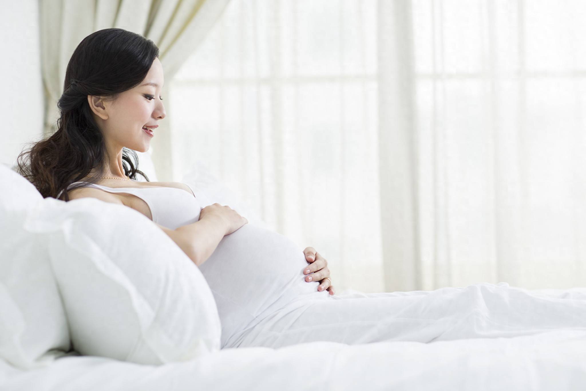 高龄产妇会生出傻孩子?错!研究:妈妈年龄越大孩子越聪明越独立