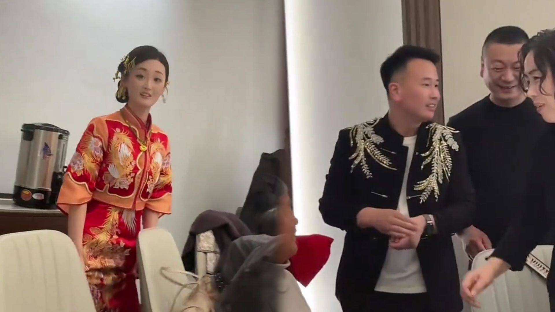 被嘲家里蹲4年后逆袭！朱小伟新婚事业双丰收前妻蹭热度翻车实录