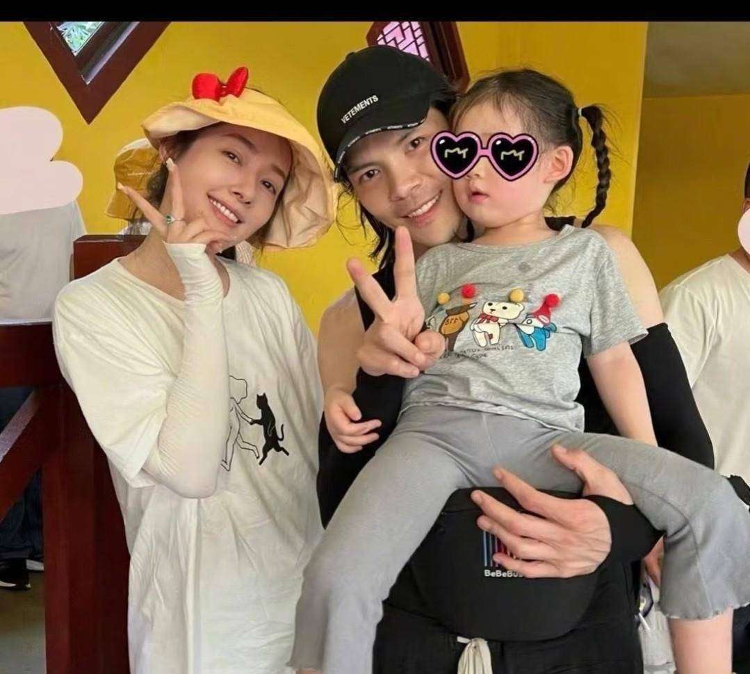 被骂5年突然翻身！向佐一句自黑是生意让向太连夜删微博