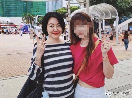 大S去世1年后小S终于走出阴霾夫妻不和传闻早已真相大白