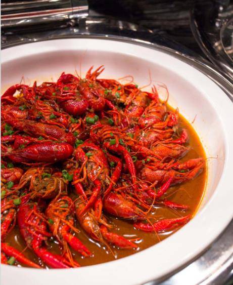 
        大火炒肉时，豆瓣酱先放还是后放？这一步弄错，难怪肉不香