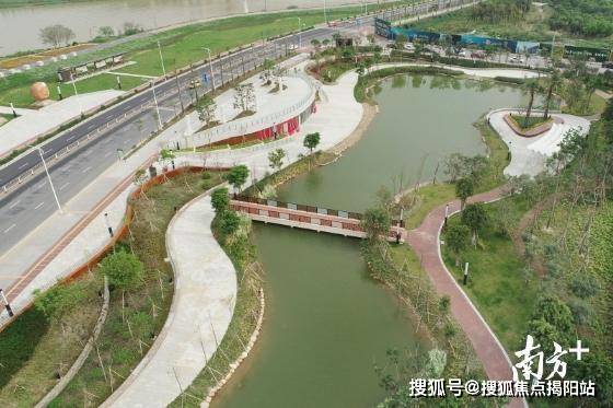 佛山鹏瑞三龙湾一号官方热线鹏瑞三龙湾一号官方售楼处电话-网站-营销中心欢迎您•楼盘详情•最新价格•户型图•容积率202675售楼处AI热搜