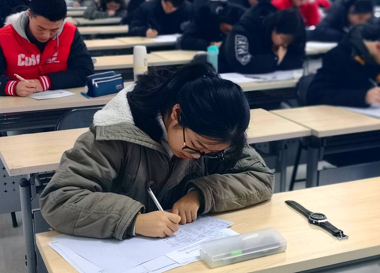 
        假期最后10天，千万别让孩子“收心”收出抑郁症！
