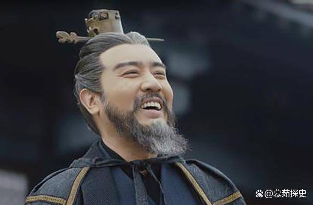 
        关羽投降后，曹操厚待关羽，为何关羽不肯效忠曹操？