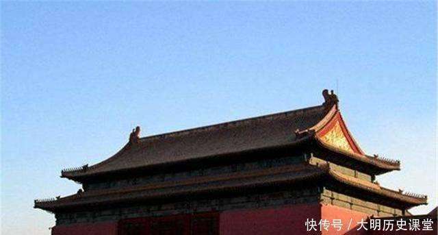 
        明朝灭亡之后，满清为什么还要住在明朝的皇宫里？究竟有何目的？