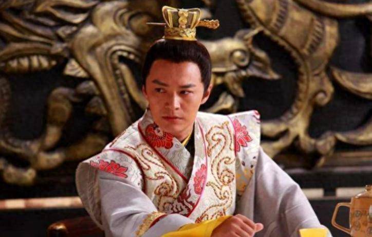 
        李世民登基后论功行赏，叔父李神通不服，李世民一番话群臣皆服