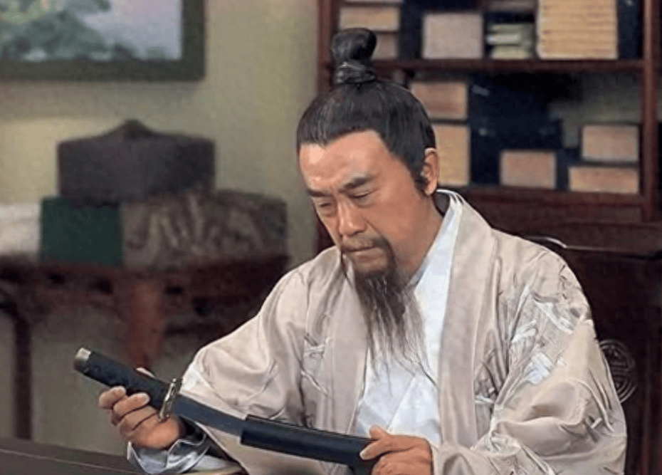 
            朱元璋决意要杀刘伯温，刘伯温高呼有个字不会写，最终保住性命