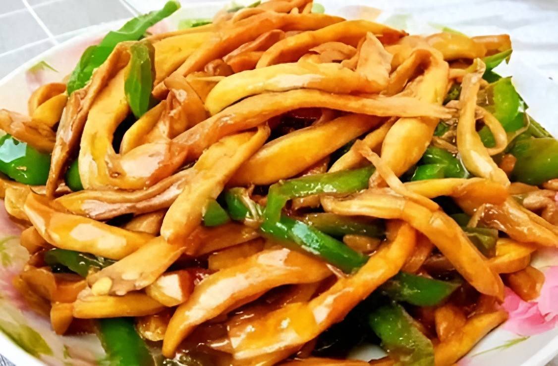 杏鲍菇别总炖汤了，试试这样做，鲜香滑嫩，比吃肉还要解馋