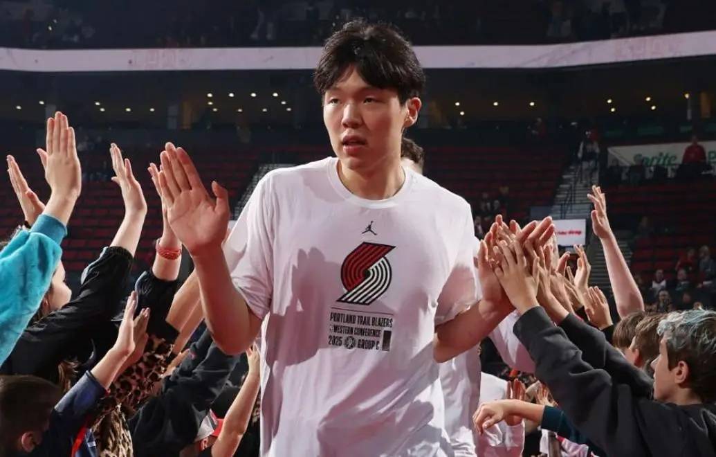 
        杨瀚森486万合同刚保住，光速召回却只打4分钟垃圾时间！