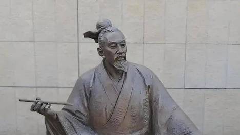 超市女老板带孩子看演出被气哭