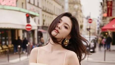 像空气一样轻盈：春夏呼吸感穿搭法则