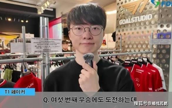 蜜雪冰城被曝员工用脚关直饮水桶