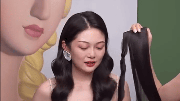 女网红晚晚直播卖卷发棒翻车,谁的责任更大?