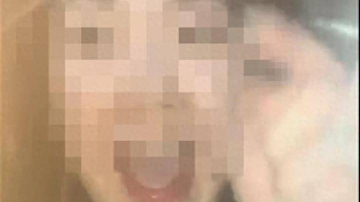 警方通报保时捷女司机撞车后砸门事件,处罚轻吗?