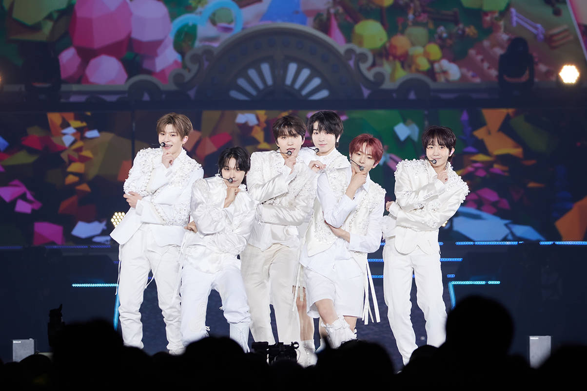 “SMTOWN LIVE 2024”日本东京巨蛋演唱会盛况空前 现场汇集10万名观众！