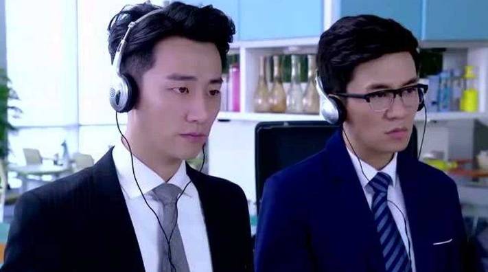 “语言金领”——同声传译究竟有多难？工资真的很高吗？
