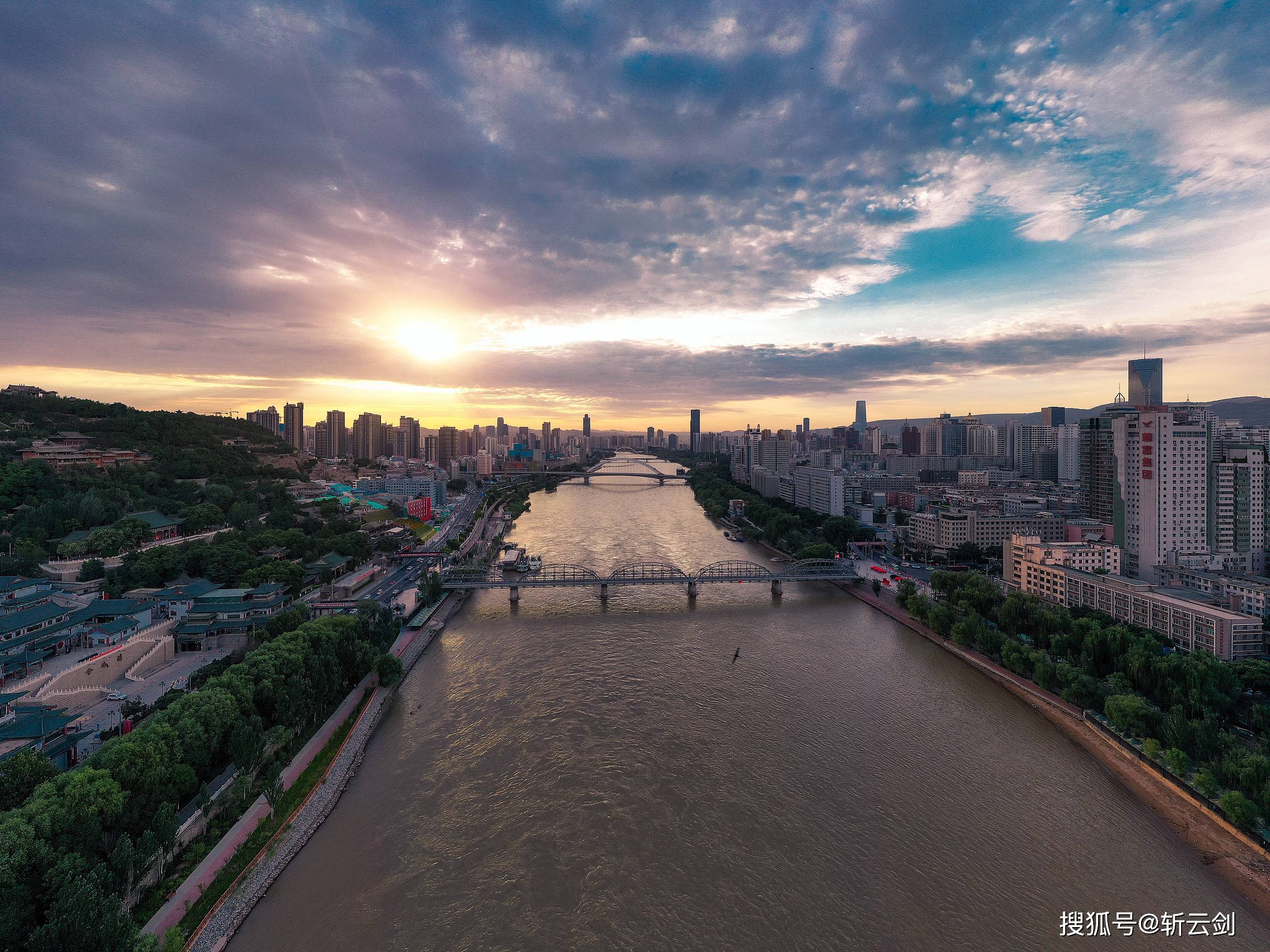 绿色中国网络电视 :澳门精准一肖一码一必中一肖-城市：多地出台鼓励退出农村宅基地，专家：农村户口迁出需谨慎，胡焕庸线以南区域含金量已超城市户口  第3张