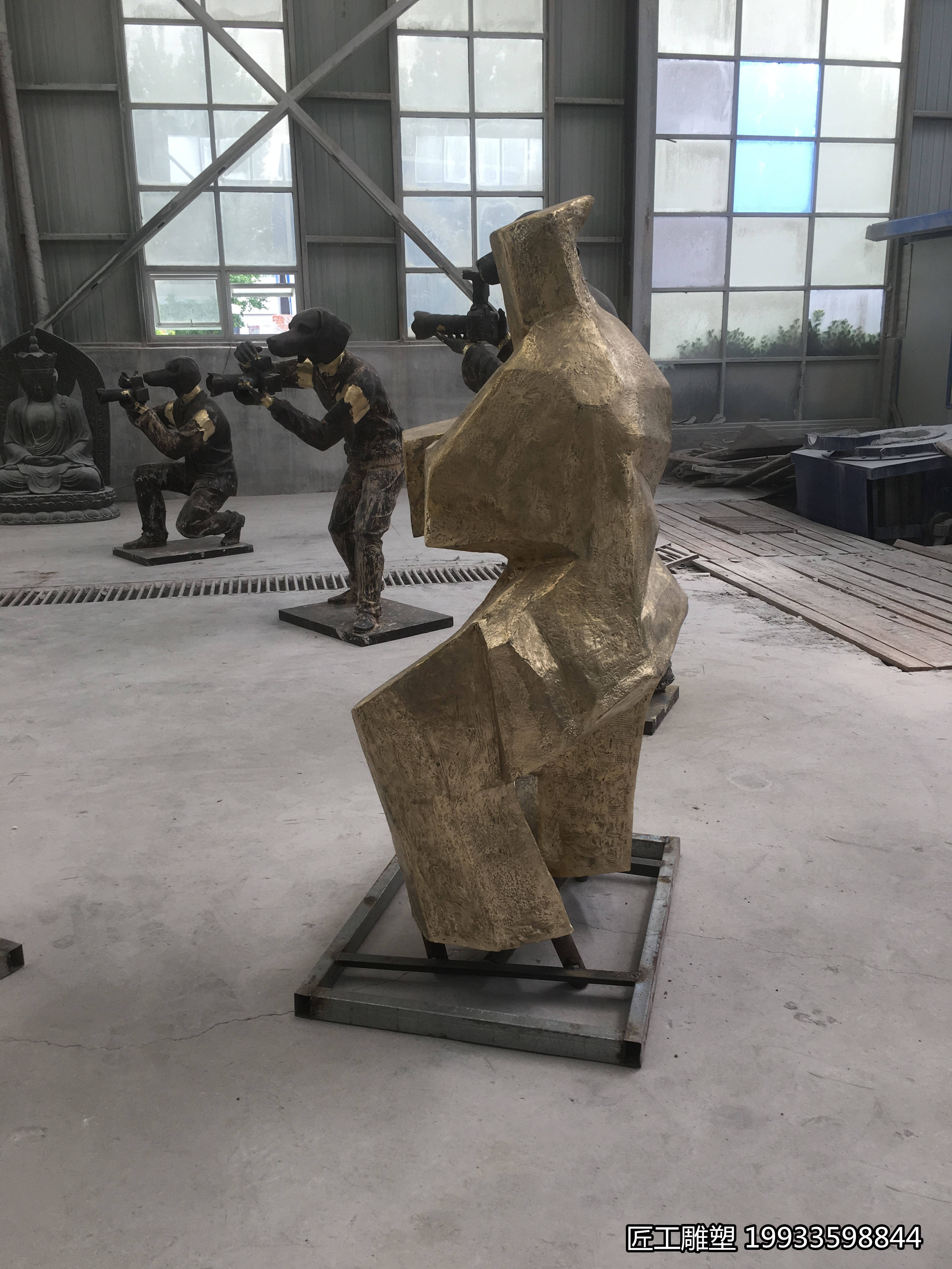 玻璃钢仿铜人物打太极雕塑 抽象艺术立体落地摆件