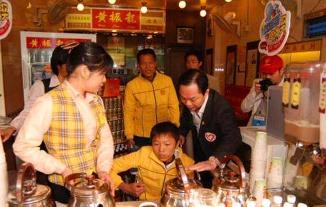 欧博体育回顾：汶川地震18岁残疾小伙捐款185元如今创业成功(图15)