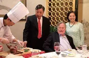 必博Bibo网址老布什和夫人：在中国待了13个月骑自行车逛胡同爱吃北京烤鸭(图20)
