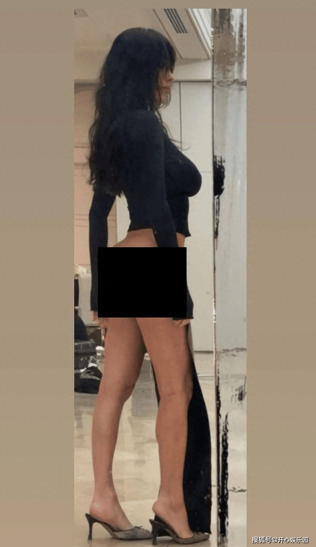 侃爷夫妇露臀照再引争议：婚姻还是行为艺术？2025/7/2吃瓜专用图