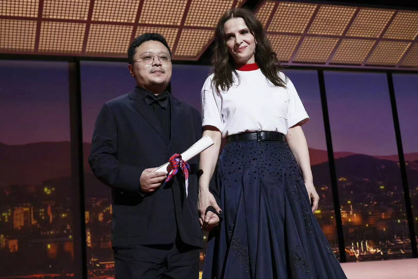 第78届戛纳电影节获奖名单出炉 《普通事故》夺金棕榈大奖 毕赣执导《狂野时代》获特别奖 第78届戛纳电影节获奖名单出炉 《普通事故》夺金棕榈大奖 毕赣执导《狂野时代》获特别奖