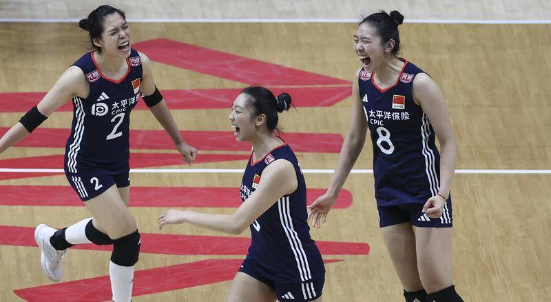 队长伤退临危受命！ 女排年轻接应唐欣交出“高分答卷”