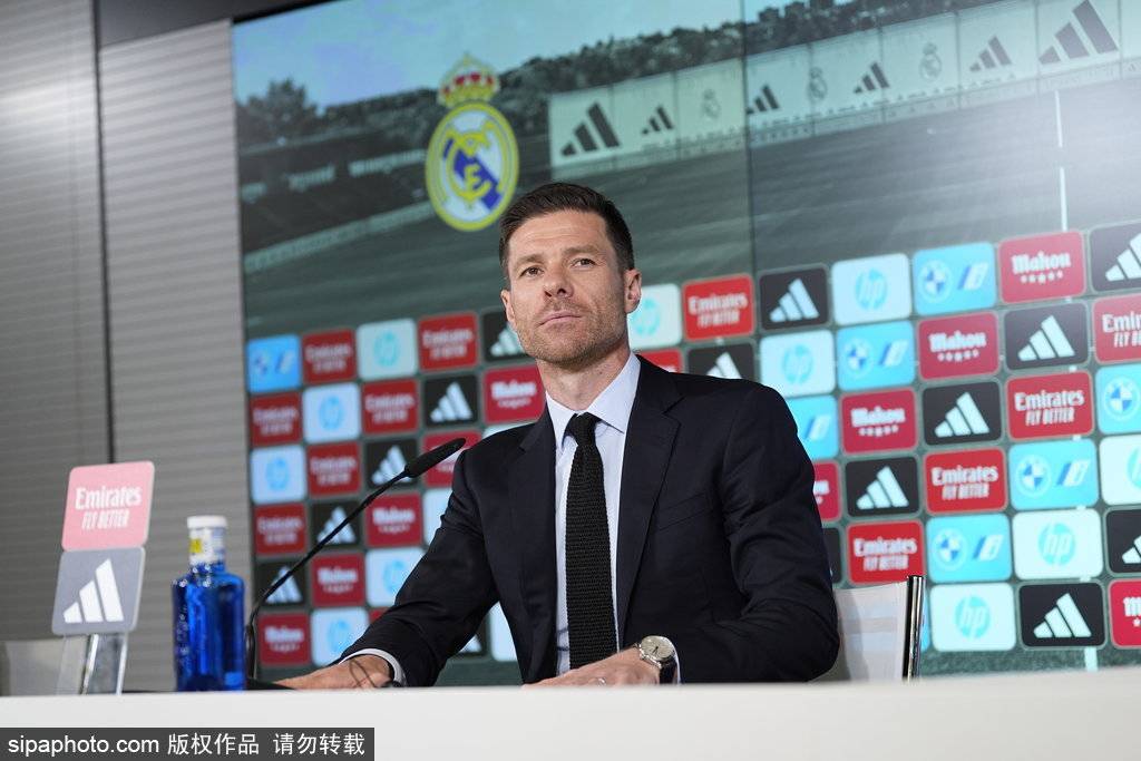 第一堂课！龙哥掌皇马今日首训 赫伊森阿诺德相继亮相