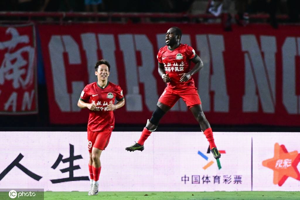 中超-阿奇姆彭双响 河南4-1新鹏城结束6轮不胜